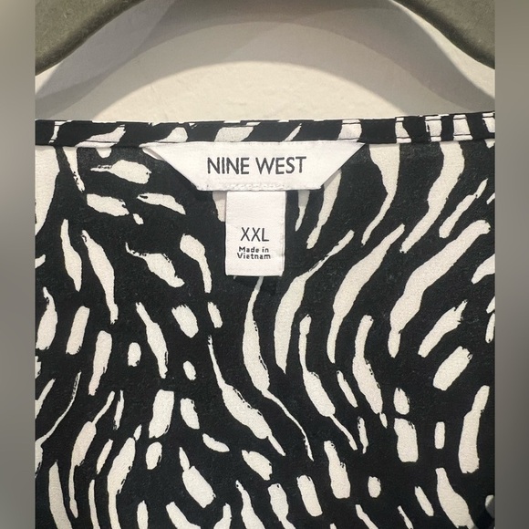 Plus size Nine West  Women's Black and White Sleeveless Top 2XL - Picture 4 of 6